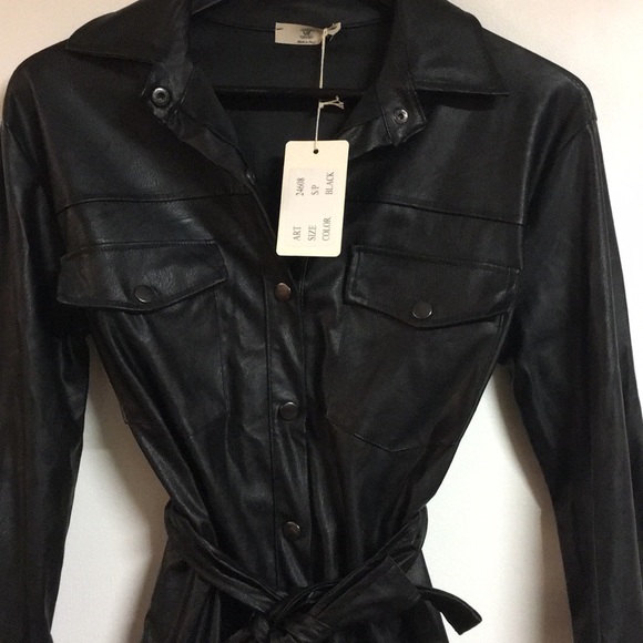 Never worn V&L leather Top - Picture 3 of 7